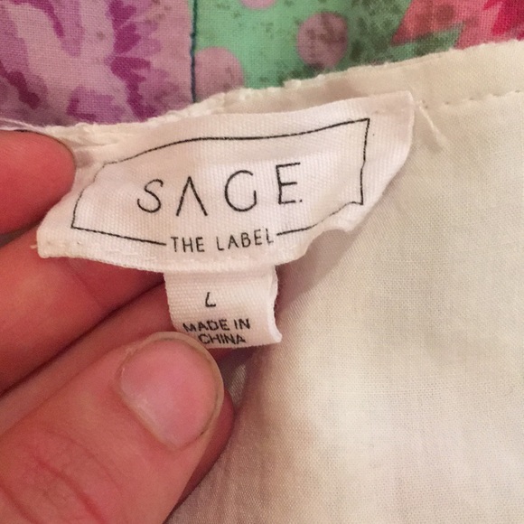 White top - Picture 5 of 6